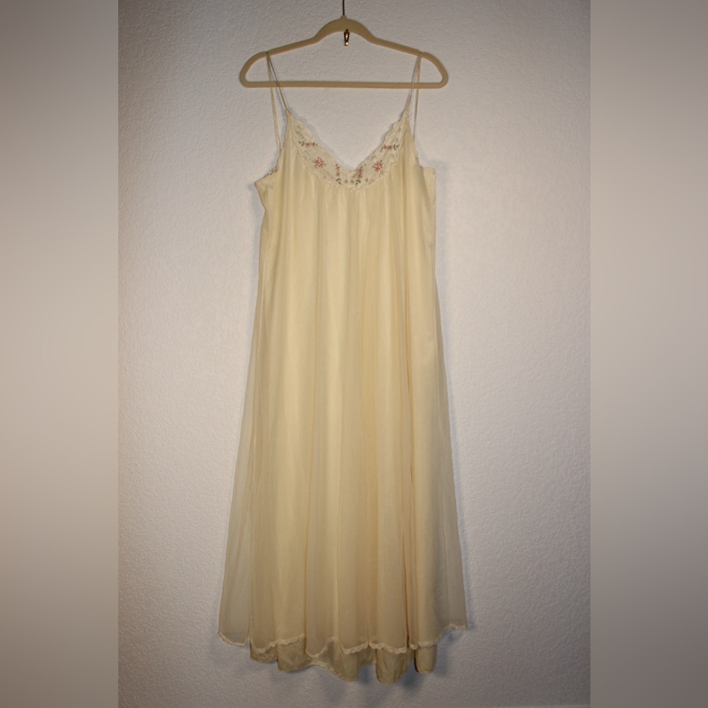 Vintage Tosca Lingerie Maxi Slip Dress – Ivory Nylon with Floral Embroidery